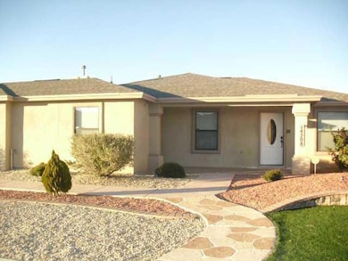 14208 Desert Mesquite Dr, Horizon City, TX 79928 - photo 2