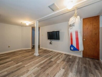 37 Suburbia Dr, Jersey City, NJ 07305 - photo 4