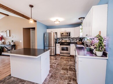 Well appointed kitchen with Stainless Steel Applia