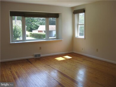 427 Edgewood Dr, Ambler, PA 19002 - photo 3