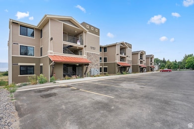 35 E 150 S unit 302C, Garden City, UT 84028 - photo 4