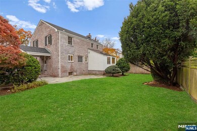 72 Creston Ave, Tenafly, NJ 07670 - photo 4