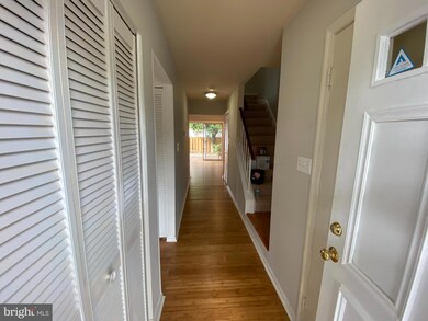 1983 Mayflower Dr, Woodbridge, VA 22192 - photo 4