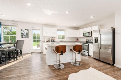 W_4282_Salt_Spring_Ln-012