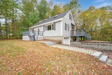 95 Mammoth Rd, Londonderry, NH 03053 - photo 2