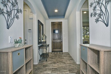 7502 W Merriweather Way-large-005-004-En
