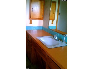 The retro look extends to the bathroom.