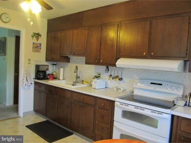 702 Grove Ave, Mohnton, PA 19540 - photo 6