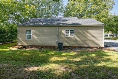 571 Coleridge Rd, Ramseur, NC 27316 - photo 4