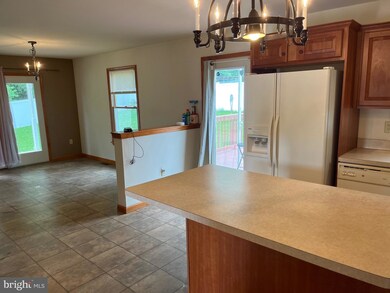 2439 Downing St, Reading, PA 19605 - photo 4