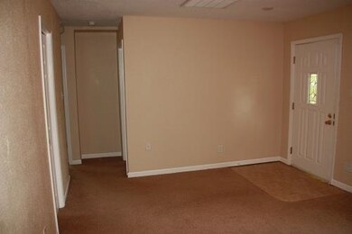 7203 N Pine St, Davenport, IA 52806 - photo 5