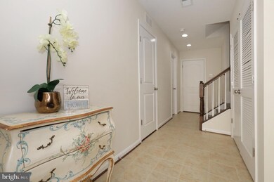 1402 Occoquan Heights Ct, Occoquan, VA 22125 - photo 4