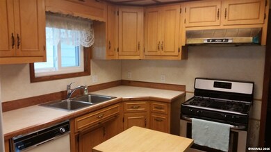 210 SE Lacreole Dr, Dallas, OR 97338 - photo 3