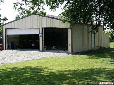 30'x30' insulated shop on slab with heat and air c