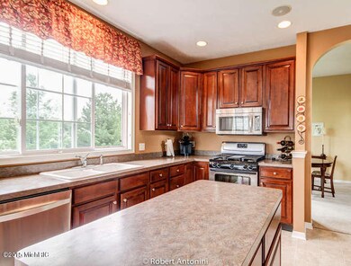 766 Maple Hill Ct SE Ada MI-small-005-15