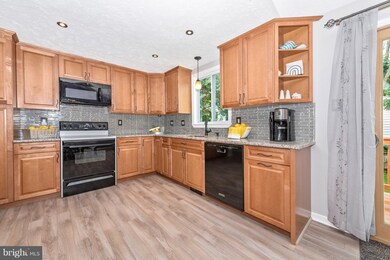 6258 Derby Dr, Frederick, MD 21703 - photo 4