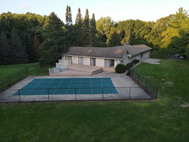 1842 Thomas Atkinson Rd, Inverness, IL 60067 - photo 2