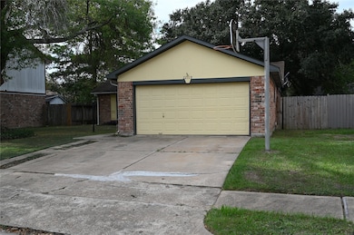 22119 Singing Spurs Dr, Katy, TX 77450 - photo 2