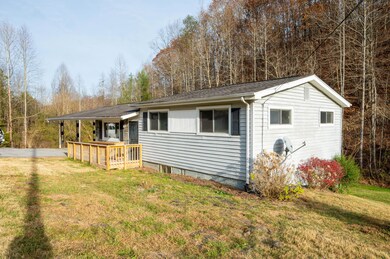 569 Oak Glen Cir, Fall Branch, TN 37656 - photo 4