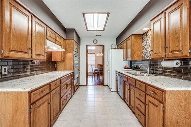 3037 Shenandoah Dr, Bedford, TX 76021 - photo 6