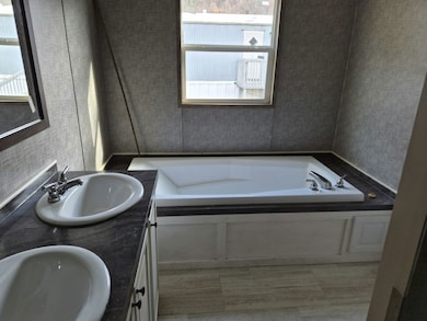 113 Boggs Mountain Loop unit 113, Elliston, VA 24087 - photo 4