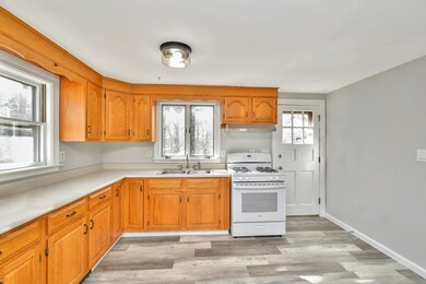 1 Summer St unit 2, Weymouth, MA 02188 - photo 3