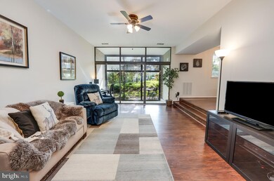 1627 Parkcrest Cir unit 101, Reston, VA 20190 - photo 3