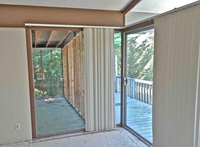 04 Livingroom_Deck