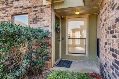 2002 Verlaine Dr, Carrollton, TX 75007 - photo 3