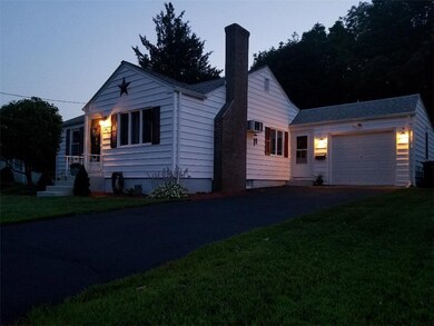 34 Macarthur Rd, Woonsocket, RI 02895 - photo 2