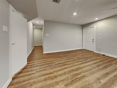1017 North Ln unit B, Houston, TX 77088 - photo 3