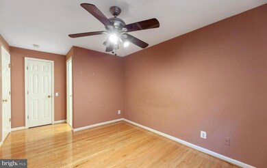 9240 Cardinal Forest Ln unit 101, Lorton, VA 22079 - photo 5