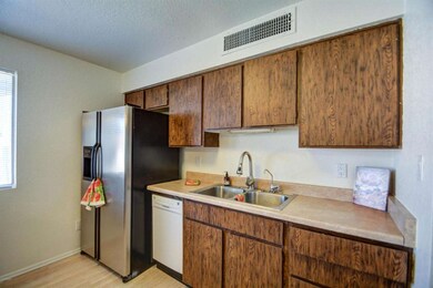 3101 N 87th Dr, Phoenix, AZ 85037 - photo 7