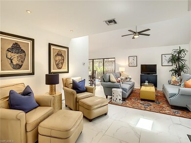 Gorgeous 24X24 tile. Tastefully decorated.