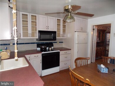 1812 Carson Dr, Norristown, PA 19403 - photo 5