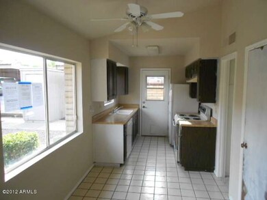 7 - Kitchen