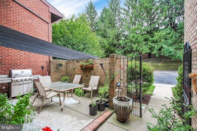 2251 Chapel Valley Ln, Lutherville Timonium, MD 21093 - photo 4