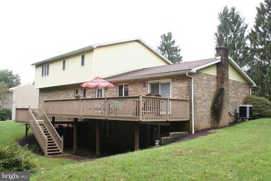 576 Wile Cir, Fayetteville, PA 17222 - photo 7