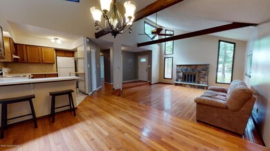 105 Sundew Dr, East Stroudsburg, PA 18301 - photo 4