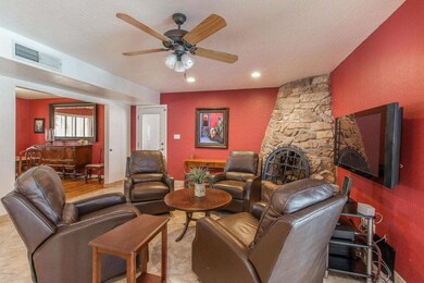 4) FAMILY ROOM