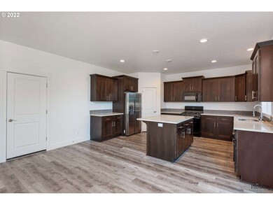 3492 Snowberry Rd, Eugene, OR 97403 - photo 2