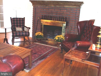 138 E Parkway Ave, Chester, PA 19013 - photo 5