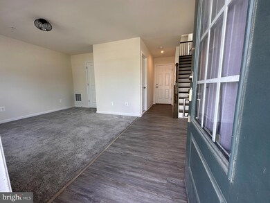 7101 Firwood Ln, Greater Landover, MD 20785 - photo 3