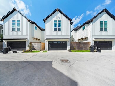 8934 Knoll Villas St, Houston, TX 77080 - photo 4