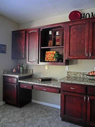 1301 E Le Marche Ave 019