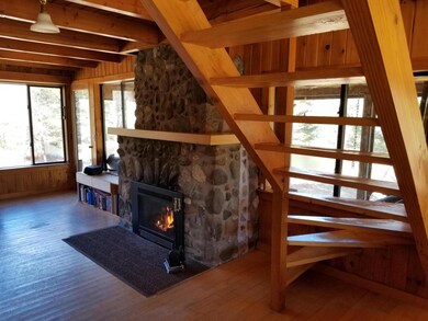 Warm, inviting living room w/gas fplc.