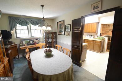 820 Strawberry Ln, Langhorne, PA 19047 - photo 7