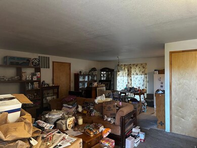 918 Ne 10th St Listing Photos - 3 of 11