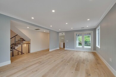 70 Verndale St, Brookline, MA 02446 - photo 6