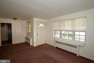 307 W Elkinton Ave, Chester, PA 19013 - photo 6